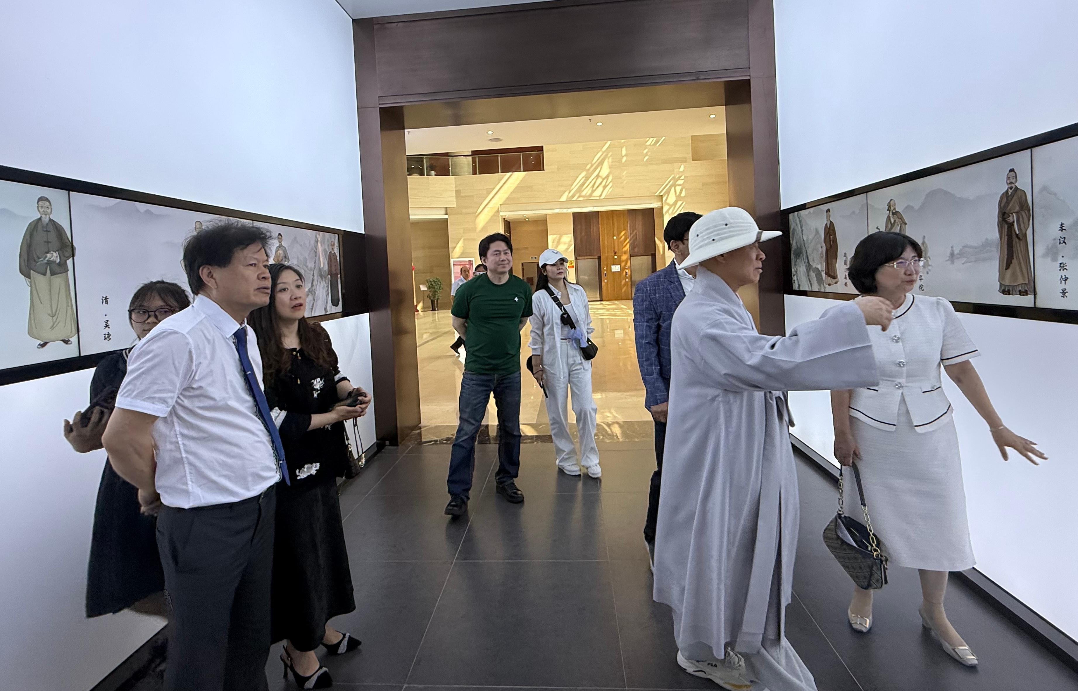 佛教图片1.jpg 佛教图片1.jpg