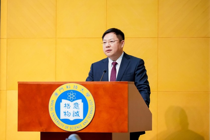 做报告S.jpg